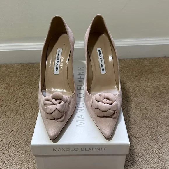 Manolo Blahnik Camelia suede heel with flower - Picture 2 of 7